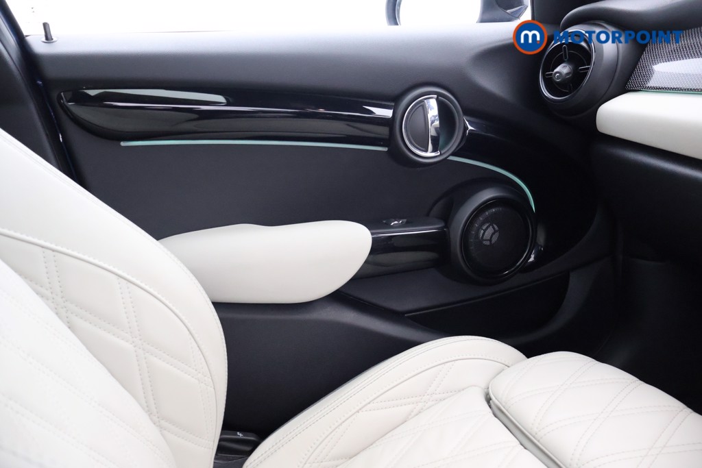 Mini Hatchback Cooper Exclusive Automatic Petrol Hatchback - Stock Number (1595805) - 9th supplementary image