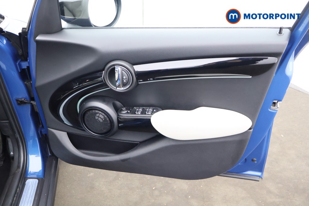 Mini Hatchback Cooper Exclusive Automatic Petrol Hatchback - Stock Number (1595805) - 10th supplementary image