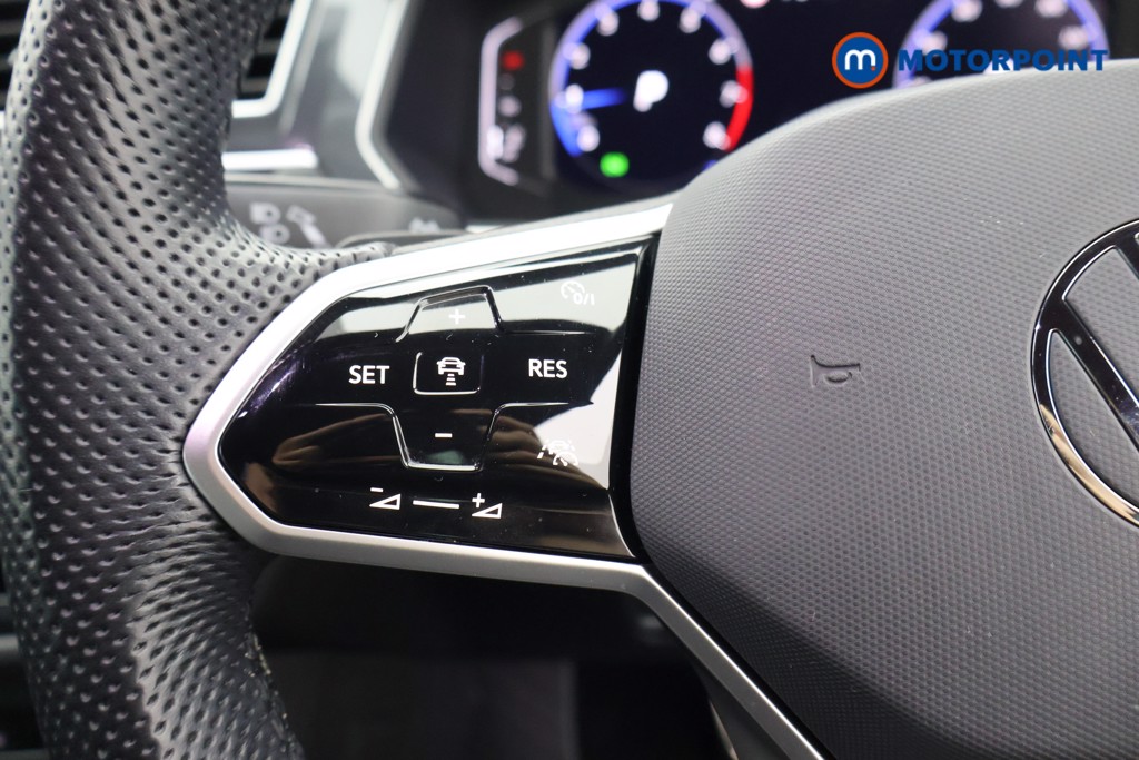 Volkswagen Tiguan R-Line Automatic Petrol SUV - Stock Number (1597025) - 2nd supplementary image