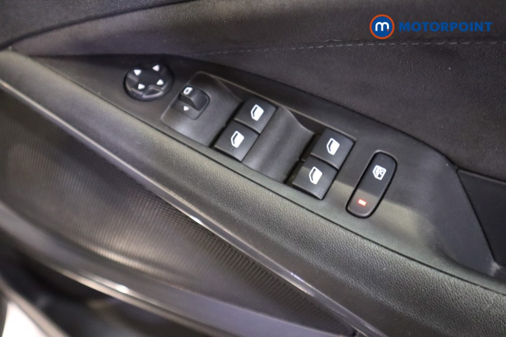 Vauxhall Crossland Ultimate Manual Petrol SUV - Stock Number (1597469) - 12th supplementary image