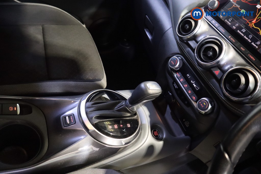 Nissan Juke N-Connecta Automatic Petrol SUV - Stock Number (1597723) - 8th supplementary image