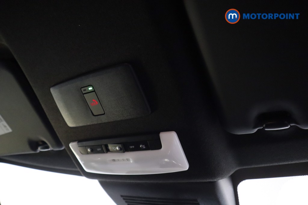 Nissan Juke N-Connecta Automatic Petrol SUV - Stock Number (1597723) - 9th supplementary image