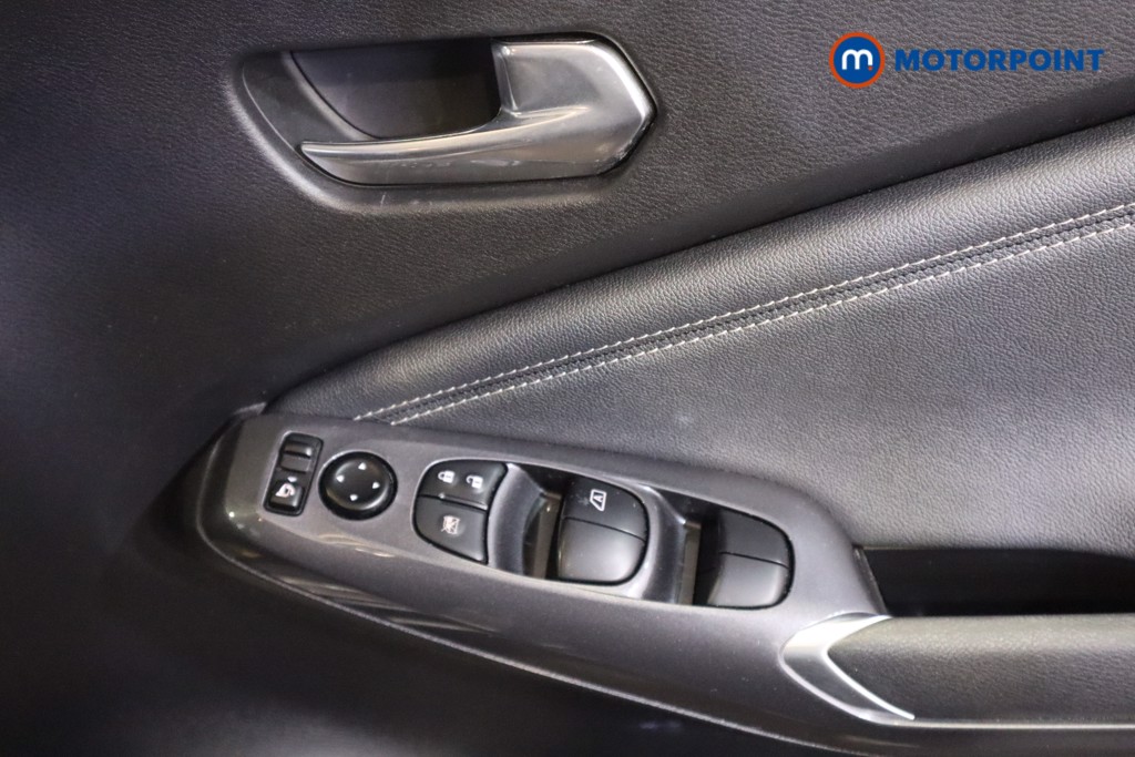 Nissan Juke N-Connecta Automatic Petrol SUV - Stock Number (1597723) - 11th supplementary image