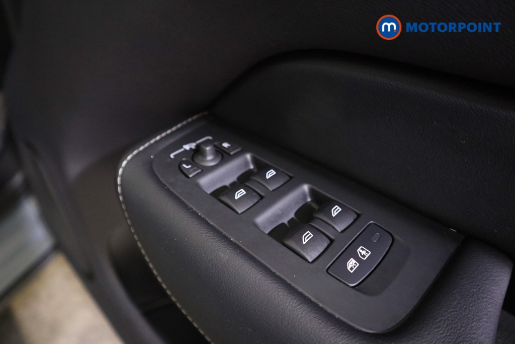 Volvo Xc60 Ultimate Automatic Petrol Plug-In Hybrid SUV - Stock Number (1597741) - 12th supplementary image