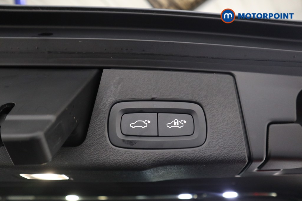 Volvo Xc60 Ultimate Automatic Petrol Plug-In Hybrid SUV - Stock Number (1597741) - 22nd supplementary image