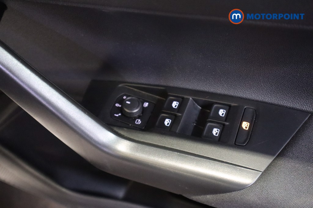 Volkswagen Polo Life Manual Petrol Hatchback - Stock Number (1597853) - 10th supplementary image