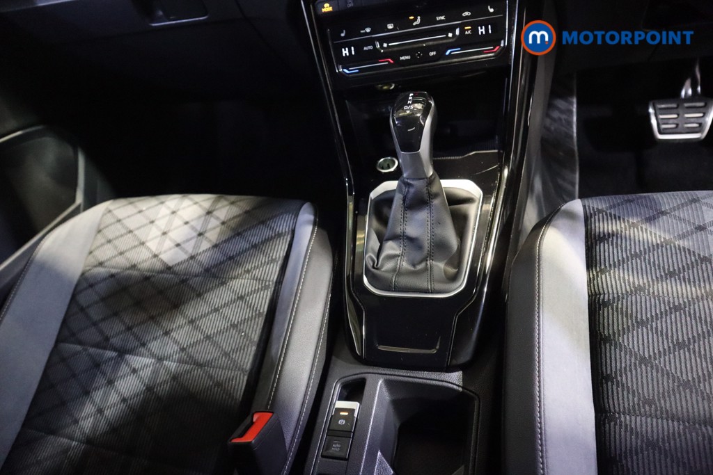 Volkswagen T-Roc R-Line Automatic Petrol SUV - Stock Number (1597857) - 6th supplementary image