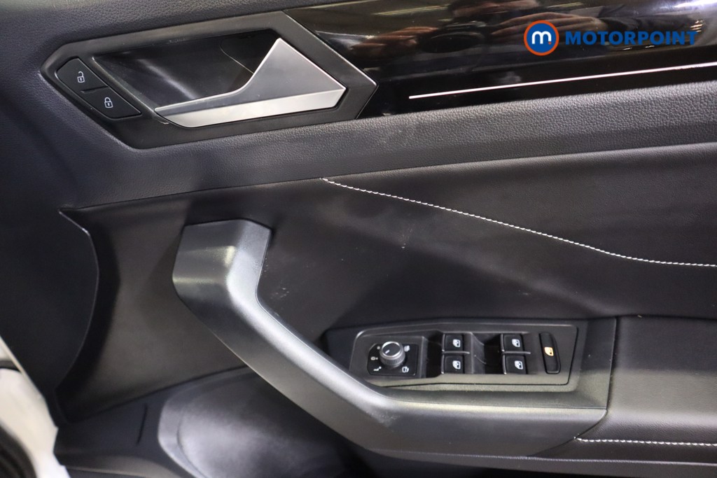 Volkswagen T-Roc R-Line Automatic Petrol SUV - Stock Number (1597857) - 10th supplementary image