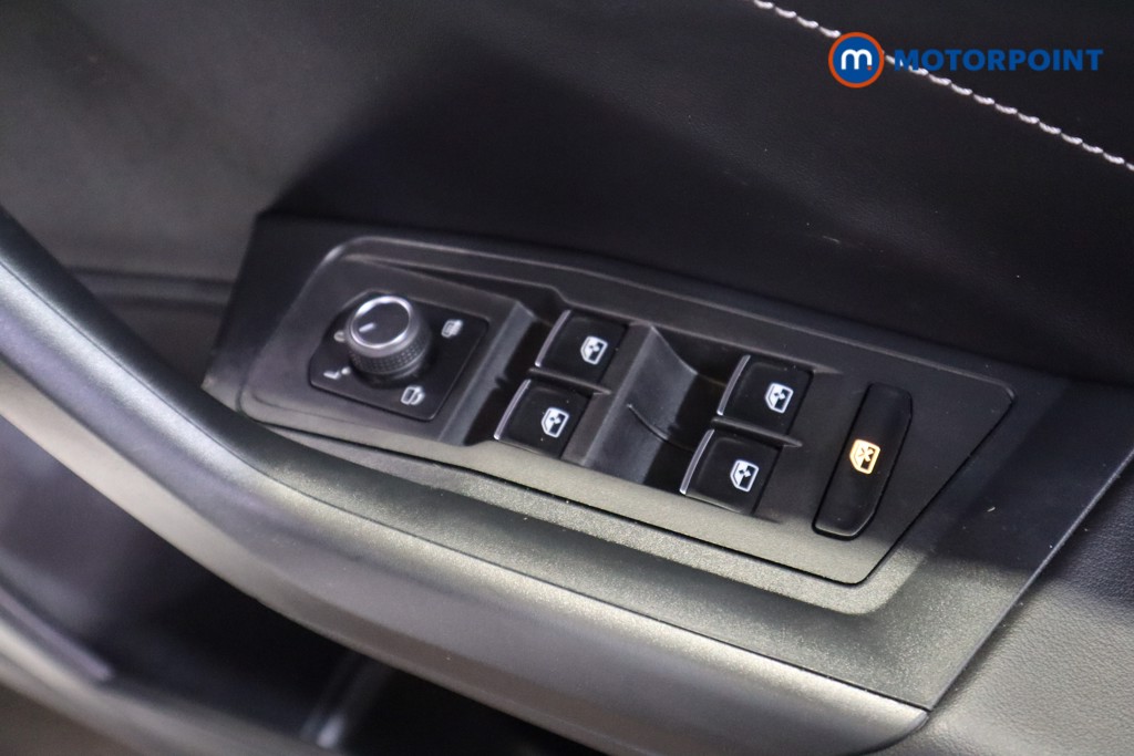 Volkswagen T-Roc R-Line Automatic Petrol SUV - Stock Number (1597857) - 11th supplementary image