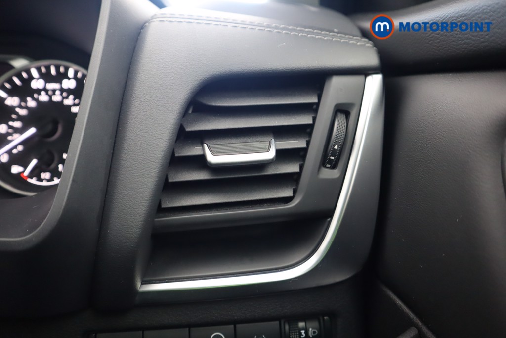 Nissan Qashqai Acenta Premium Automatic Petrol SUV - Stock Number (1597941) - 9th supplementary image