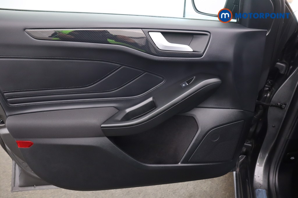 Ford Focus St-Line Manual Petrol Hatchback - Stock Number (1598707) - 35th supplementary image