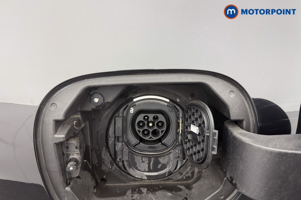 Mercedes-Benz GLA Exclusive Edition Automatic Petrol Plug-In Hybrid SUV - Stock Number (1598742) - 8th supplementary image