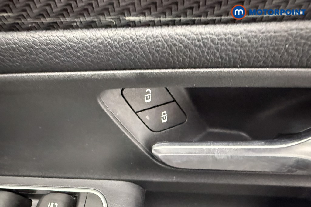 Mercedes-Benz GLA Exclusive Edition Automatic Petrol Plug-In Hybrid SUV - Stock Number (1598742) - 12th supplementary image