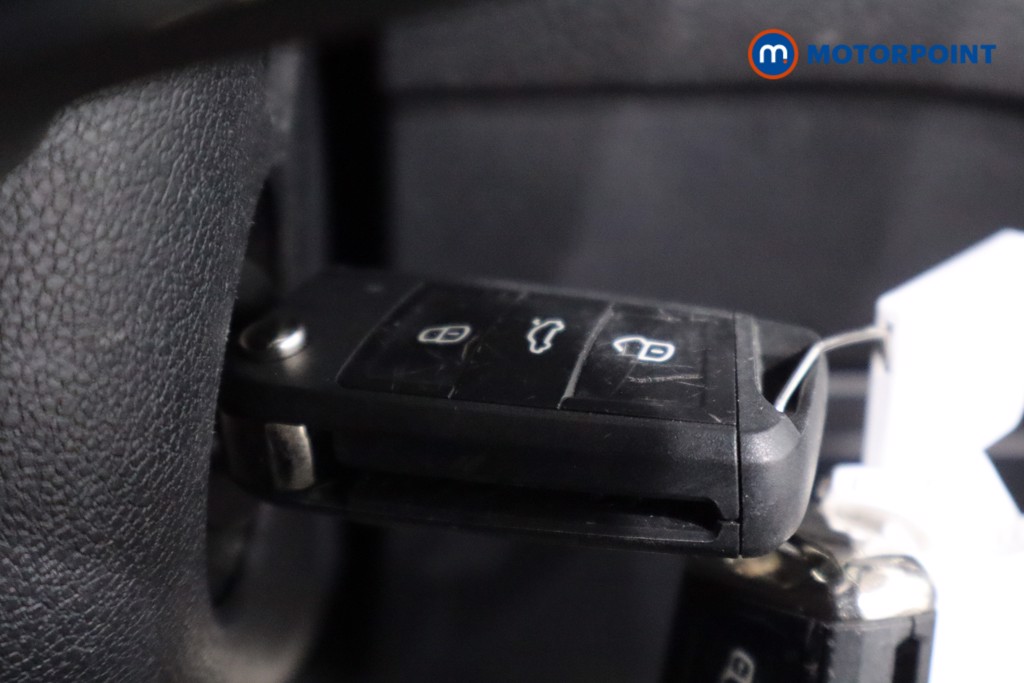 Volkswagen Golf R-Line Automatic Petrol Hatchback - Stock Number (1563279) - 13th supplementary image