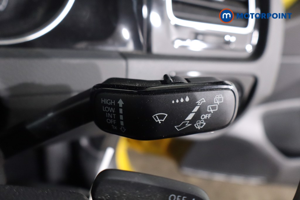 Volkswagen Golf R-Line Automatic Petrol Hatchback - Stock Number (1563279) - 18th supplementary image