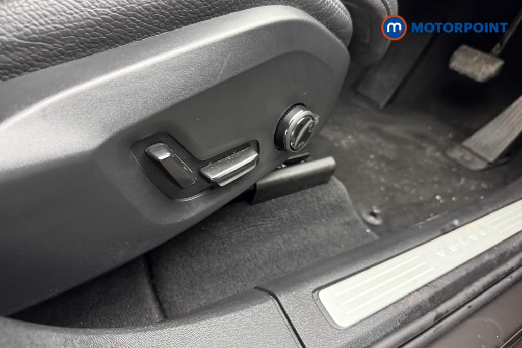 Volvo Xc60 Plus Automatic Petrol SUV - Stock Number (1577830) - 18th supplementary image
