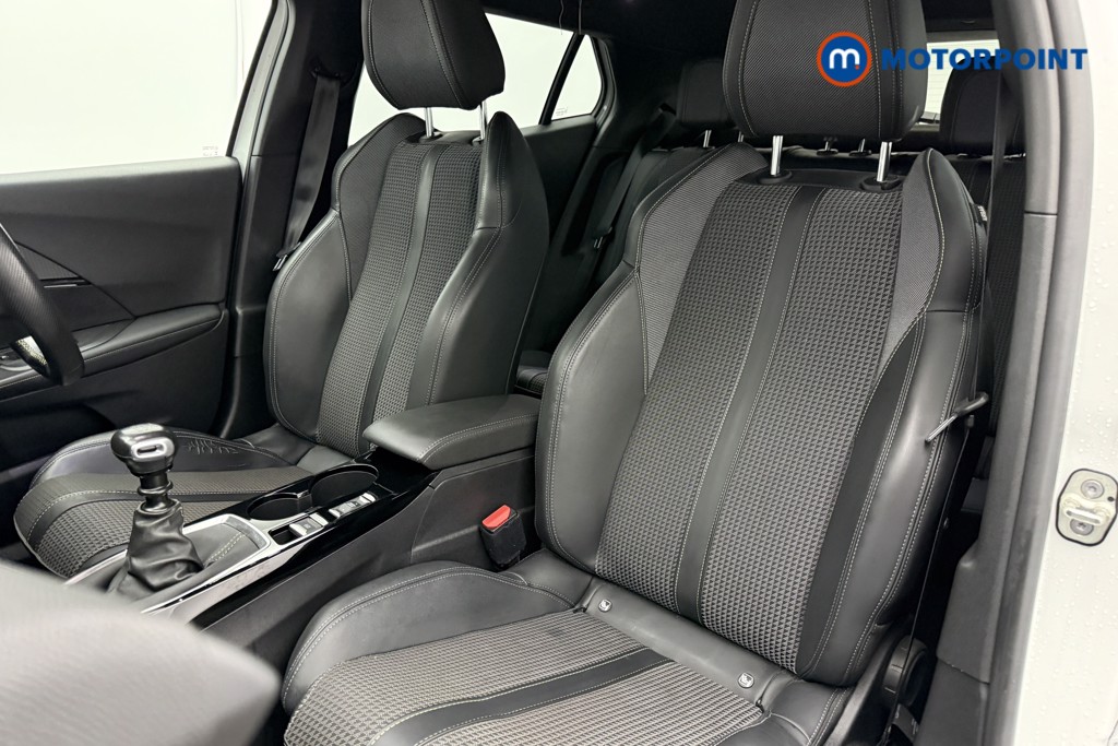 Peugeot 2008 GT Manual Diesel SUV - Stock Number (1581429) - 3rd supplementary image
