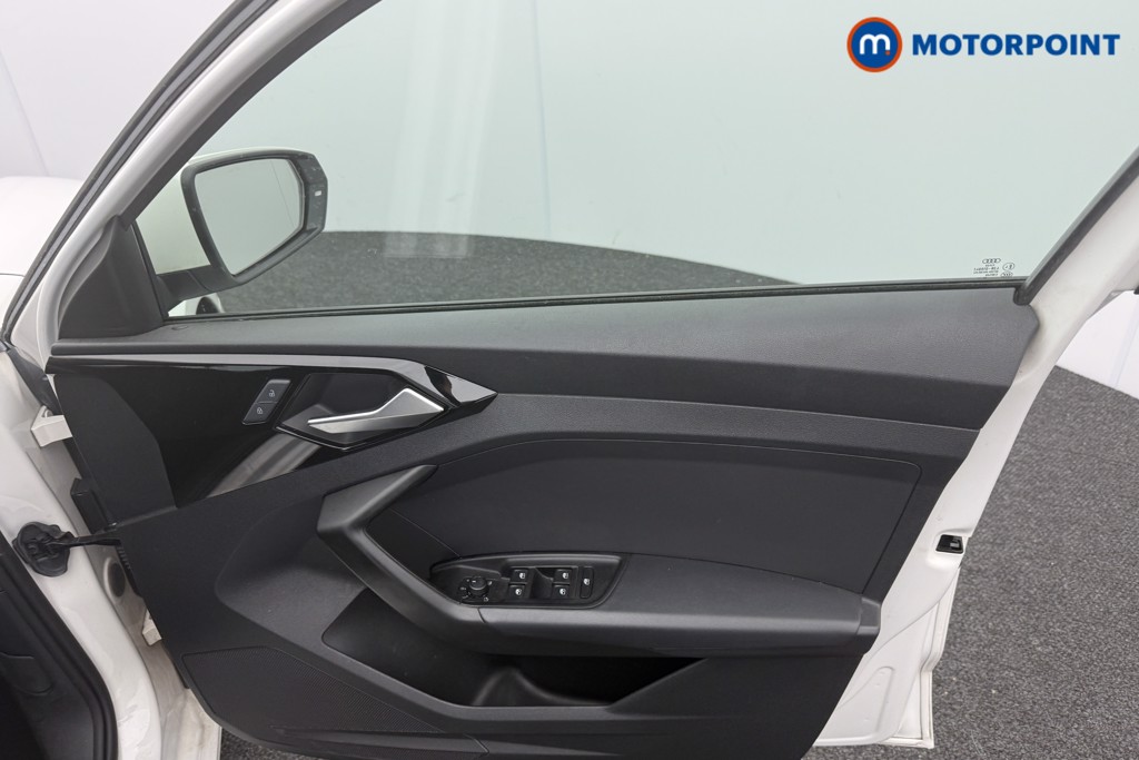 Audi A1 Technik Manual Petrol Hatchback - Stock Number (1587221) - 9th supplementary image