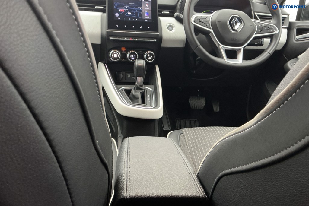 Renault Clio Techno Automatic Petrol-Electric Hybrid Hatchback - Stock Number (1588148) - 9th supplementary image