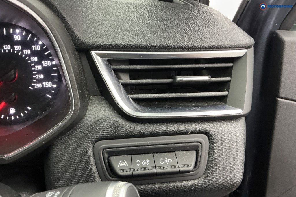 Renault Clio Iconic Manual Petrol Hatchback - Stock Number (1588425) - 17th supplementary image