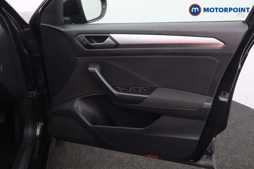 Volkswagen T-Roc Life Automatic Petrol SUV - Stock Number (1589184) - 12th supplementary image