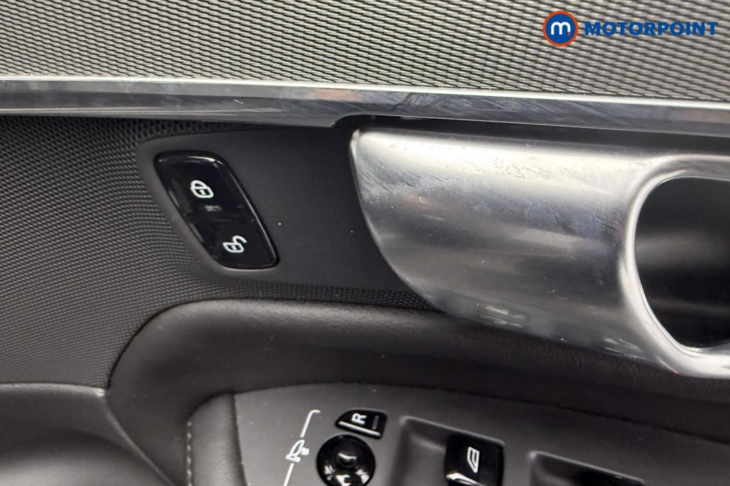 Volvo Xc90 Plus Automatic Petrol Plug-In Hybrid SUV - Stock Number (1589587) - 12th supplementary image