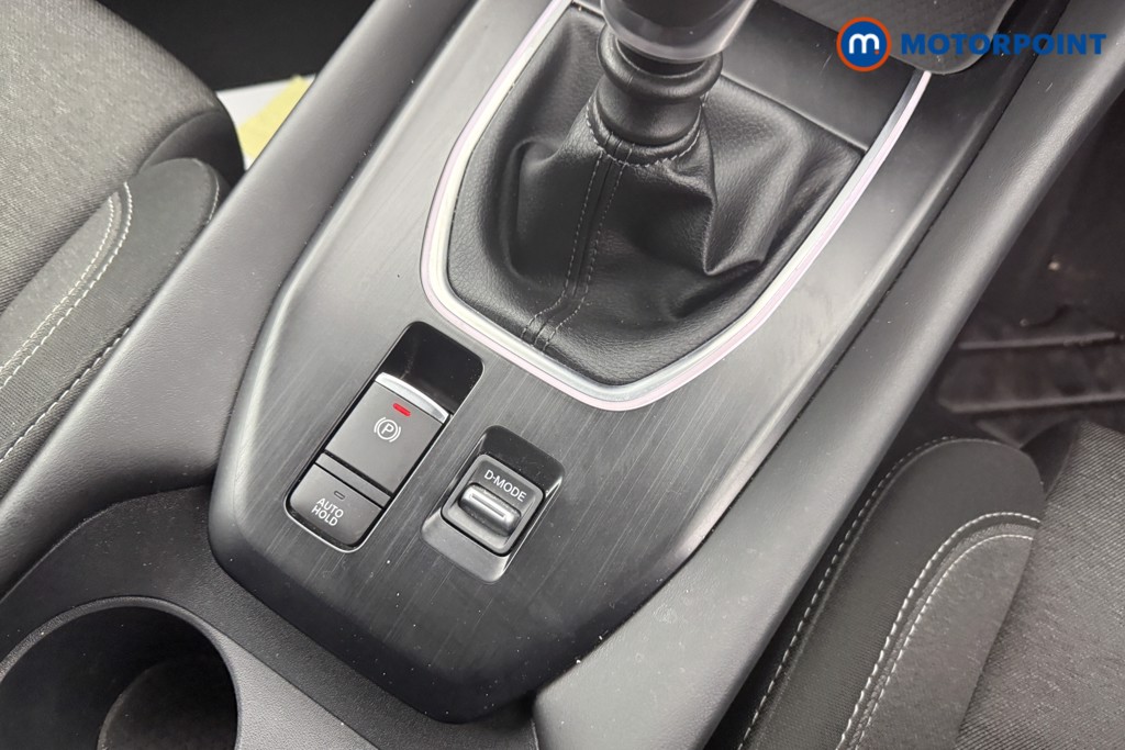 Nissan Qashqai N-Connecta Manual Petrol SUV - Stock Number (1589996) - 16th supplementary image