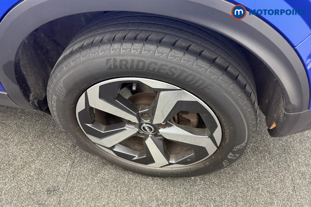 Nissan Qashqai N-Connecta Manual Petrol SUV - Stock Number (1589996) - 35th supplementary image