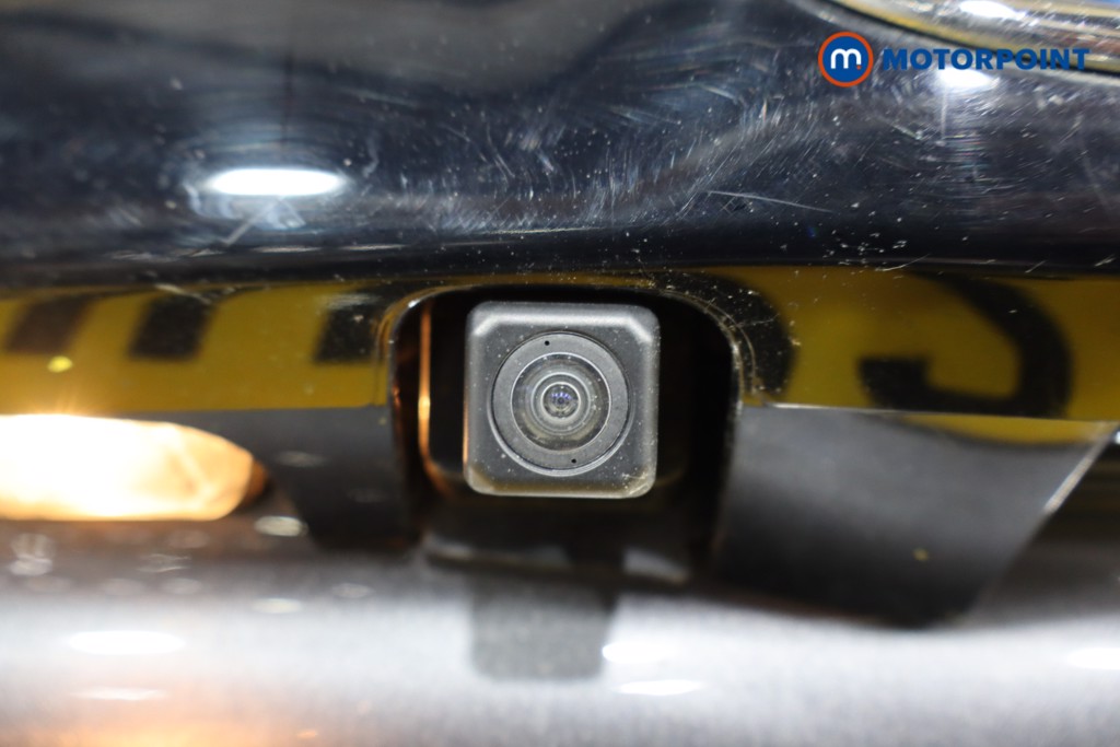 Toyota Yaris Design Automatic Petrol-Electric Hybrid Hatchback - Stock Number (1593273) - 17th supplementary image