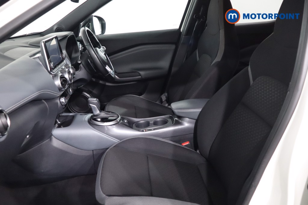 Nissan Juke N-Connecta Automatic Petrol SUV - Stock Number (1594975) - 4th supplementary image