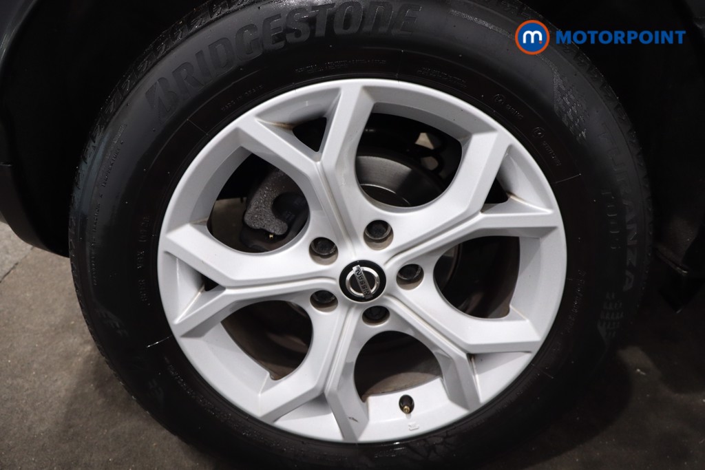 Nissan Juke N-Connecta Automatic Petrol SUV - Stock Number (1594975) - 9th supplementary image