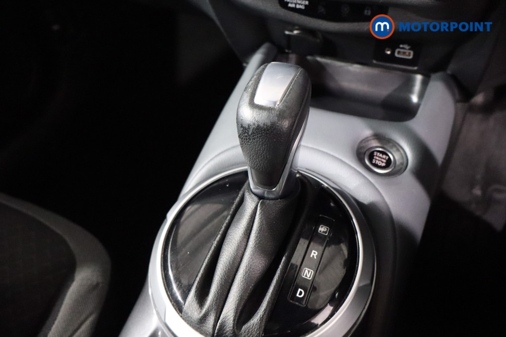 Nissan Juke N-Connecta Automatic Petrol SUV - Stock Number (1594975) - 14th supplementary image