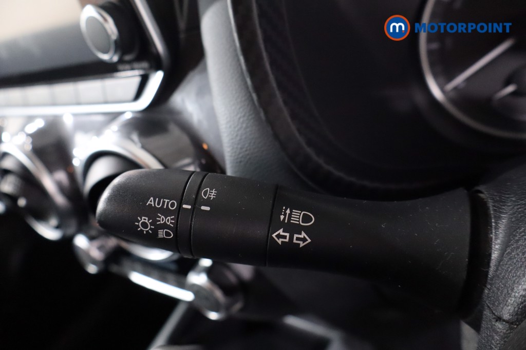 Nissan Juke N-Connecta Automatic Petrol SUV - Stock Number (1594975) - 19th supplementary image