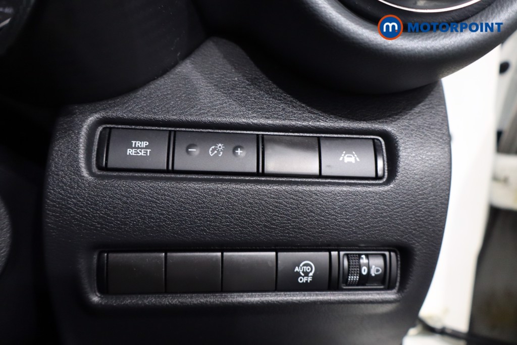 Nissan Juke N-Connecta Automatic Petrol SUV - Stock Number (1594975) - 21st supplementary image