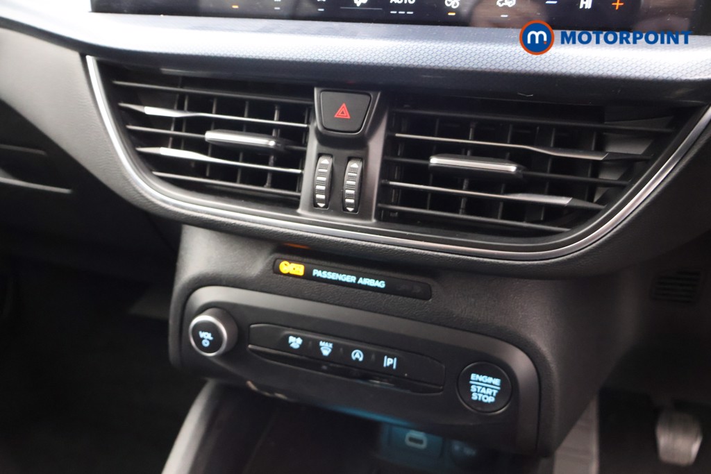 Ford Focus Active Manual Petrol Estate - Stock Number (1595084) - 7th supplementary image