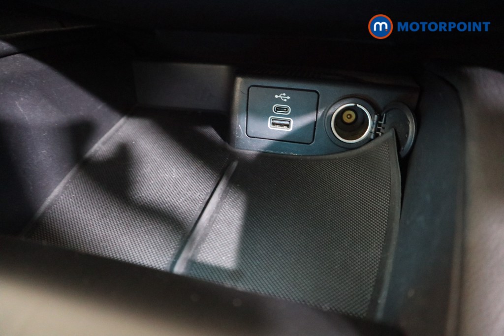 Ford Kuga St-Line X Edition Automatic Petrol-Electric Hybrid SUV - Stock Number (1595634) - 9th supplementary image