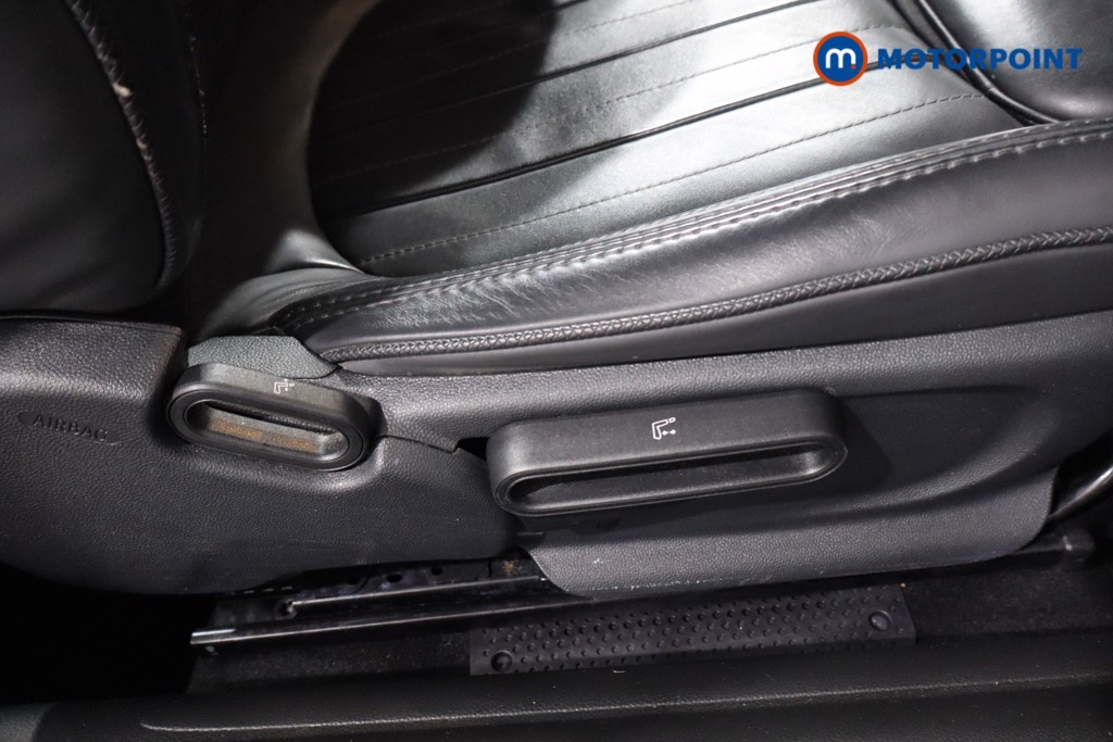 Mini Hatchback Cooper S Exclusive Automatic Petrol Hatchback - Stock Number (1596074) - 25th supplementary image