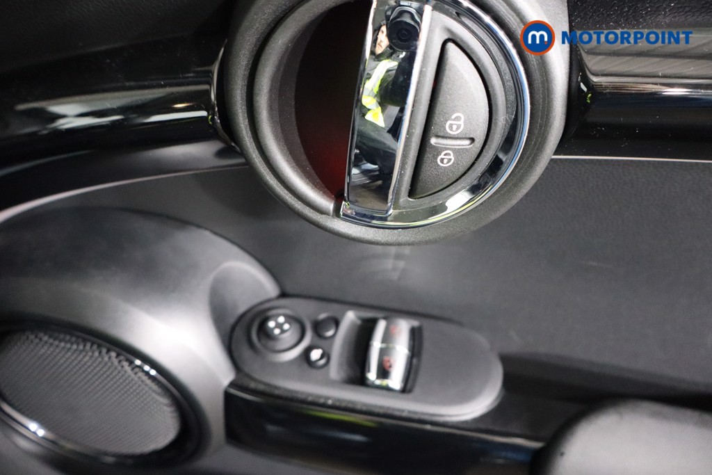 Mini Hatchback Cooper Classic Manual Petrol Hatchback - Stock Number (1596228) - 8th supplementary image