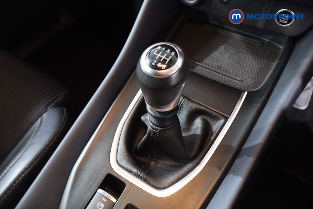 Nissan Qashqai Tekna Manual Petrol SUV - Stock Number (1596433) - 14th supplementary image