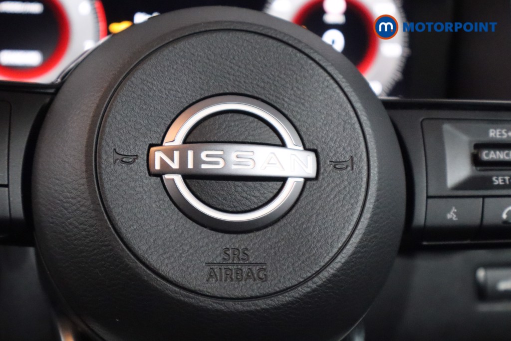 Nissan Qashqai Tekna Manual Petrol SUV - Stock Number (1596433) - 18th supplementary image