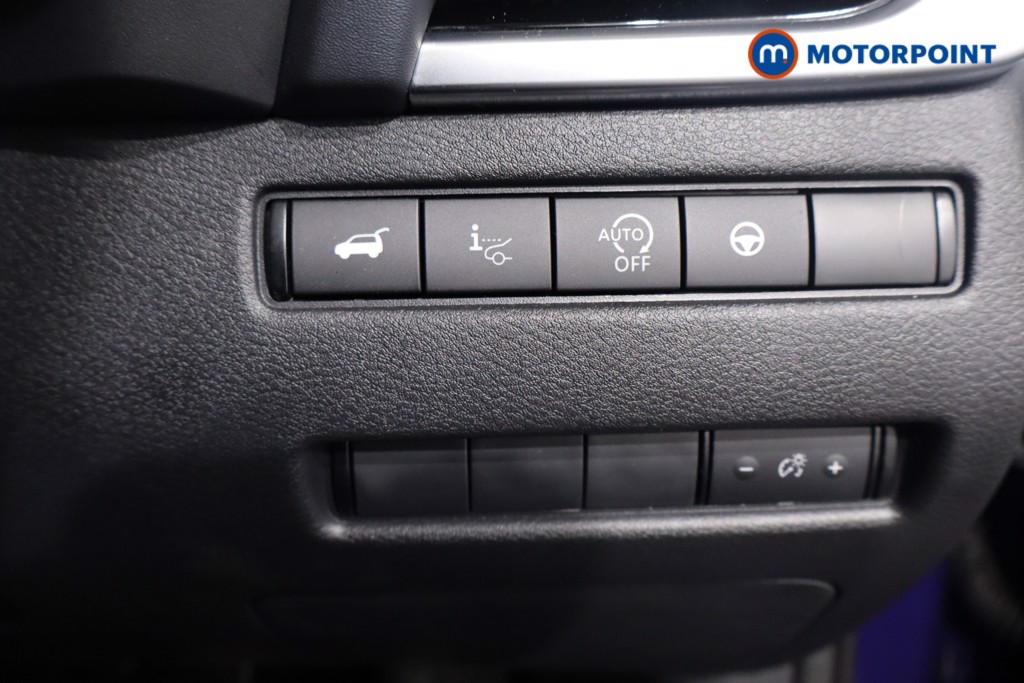 Nissan Qashqai Tekna Manual Petrol SUV - Stock Number (1596433) - 21st supplementary image