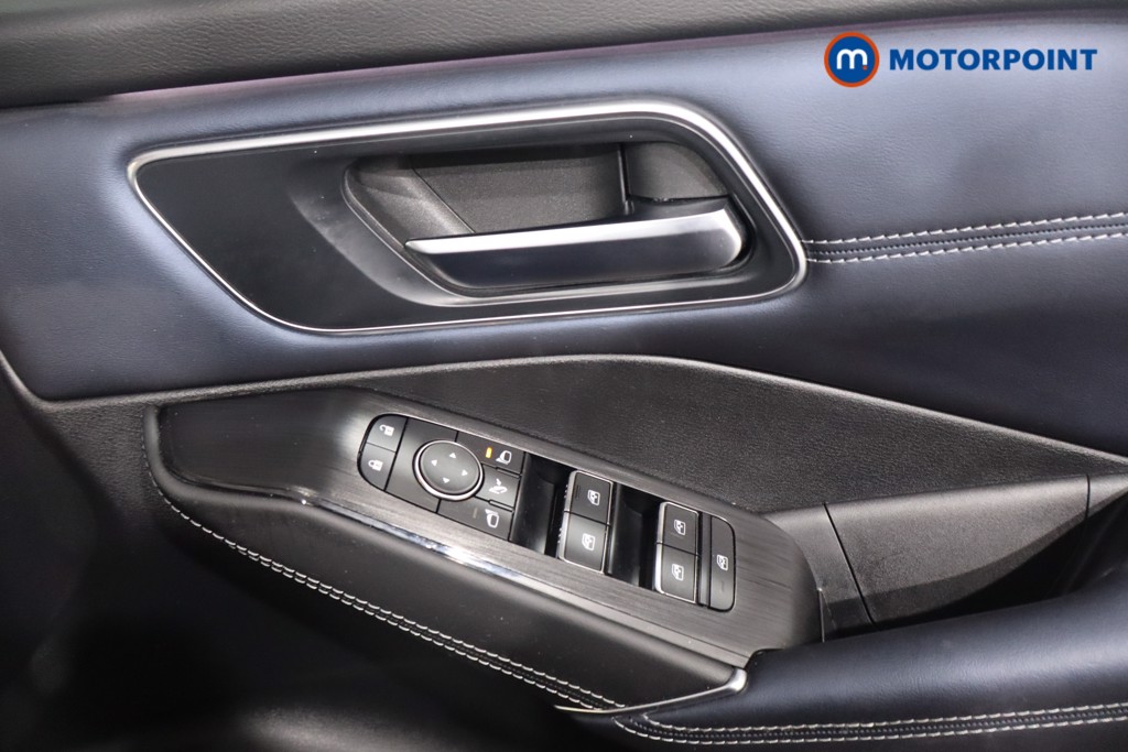 Nissan Qashqai Tekna Manual Petrol SUV - Stock Number (1596433) - 22nd supplementary image