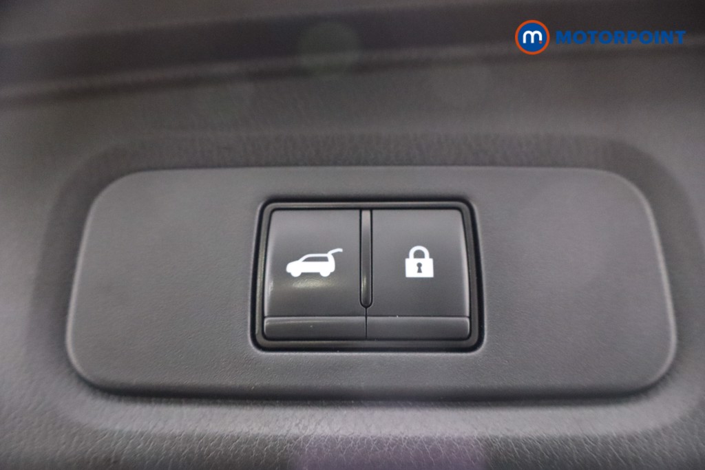 Nissan Qashqai Tekna Manual Petrol SUV - Stock Number (1596433) - 39th supplementary image