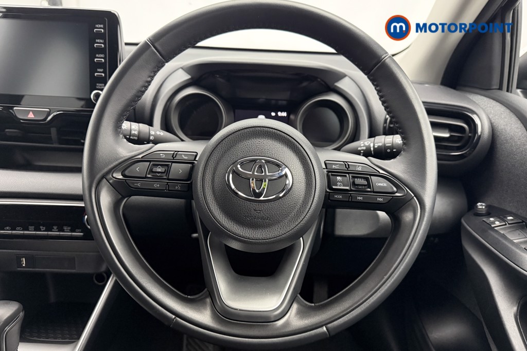 Toyota Yaris Design Automatic Petrol-Electric Hybrid Hatchback - Stock Number (1596510) - 4th supplementary image