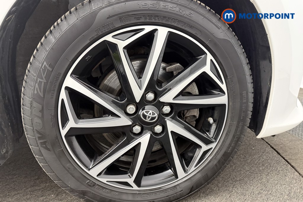 Toyota Yaris Design Automatic Petrol-Electric Hybrid Hatchback - Stock Number (1596510) - 10th supplementary image