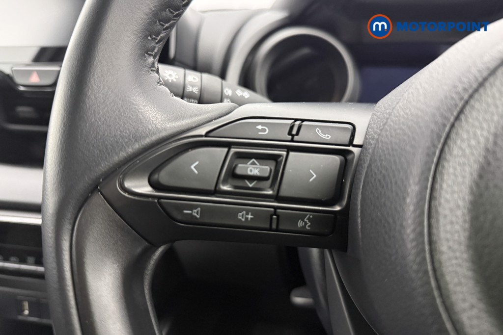 Toyota Yaris Design Automatic Petrol-Electric Hybrid Hatchback - Stock Number (1596510) - 13th supplementary image