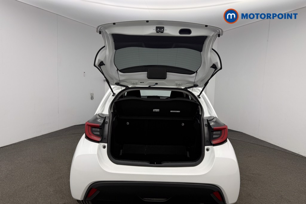 Toyota Yaris Design Automatic Petrol-Electric Hybrid Hatchback - Stock Number (1596510) - 18th supplementary image