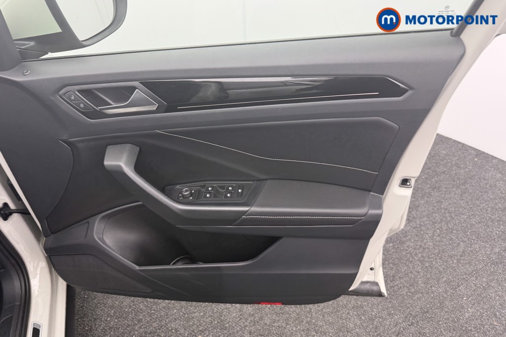 Volkswagen T-Roc R-Line Automatic Petrol SUV - Stock Number (1596749) - 10th supplementary image