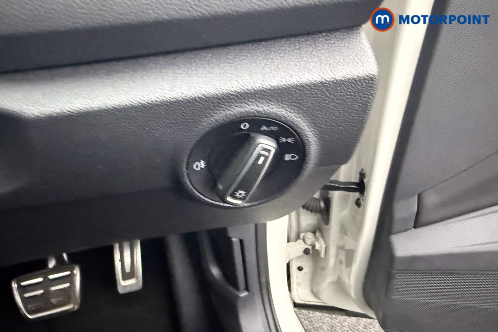 Volkswagen T-Roc R-Line Automatic Petrol SUV - Stock Number (1596749) - 14th supplementary image