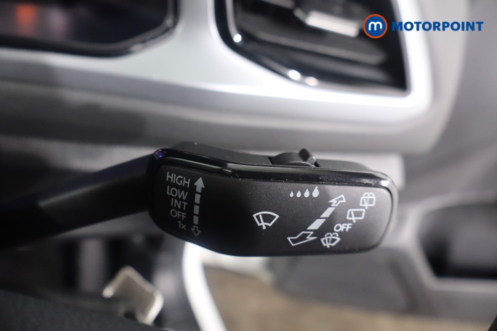 Volkswagen T-Roc Life Manual Petrol SUV - Stock Number (1596755) - 18th supplementary image
